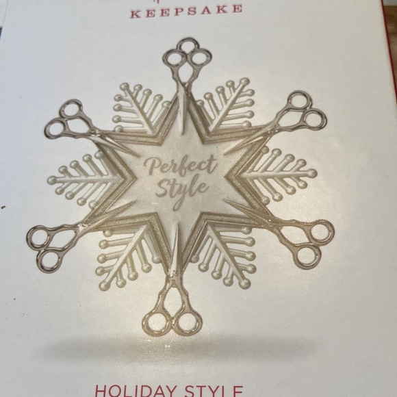 NIB Hallmark PERFECT STYLE SCISSORS ✂️ hairstylist MUA Holiday ornament - Picture 3 of 3
